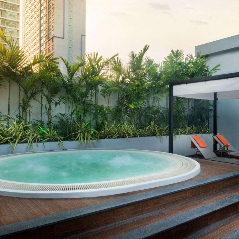 هتل رادیسون سوییتس بانکوک سوخومویت Hotel Radisson Suites Bangkok Sukhumvit