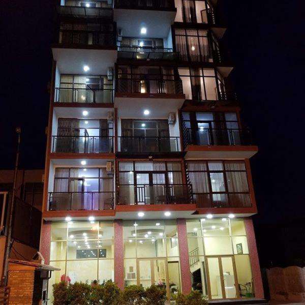 هتل لایک تفلیس Like Hotel Tbilisi