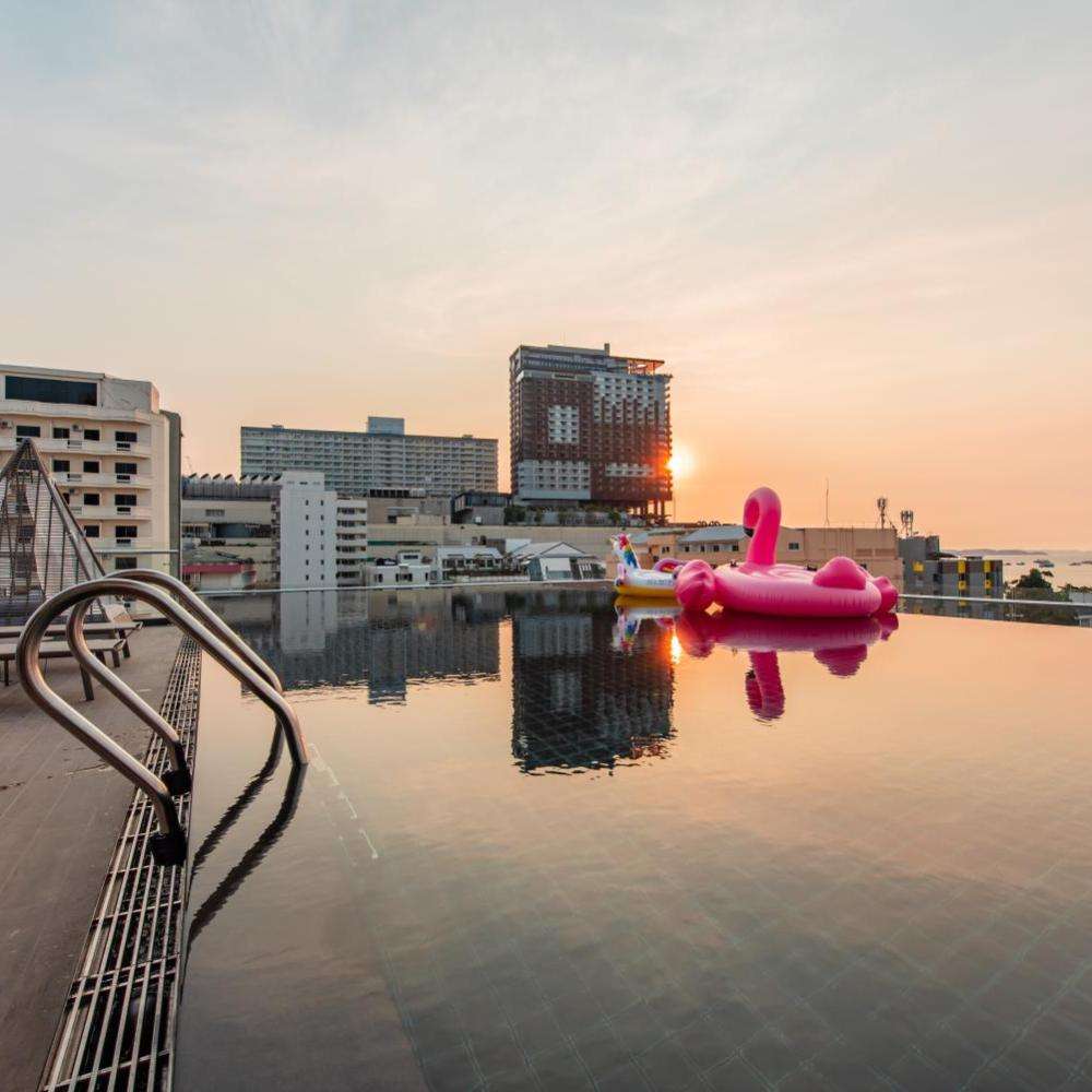 هتل بلک وود پاتایا Blackwoods Hotel Pattaya