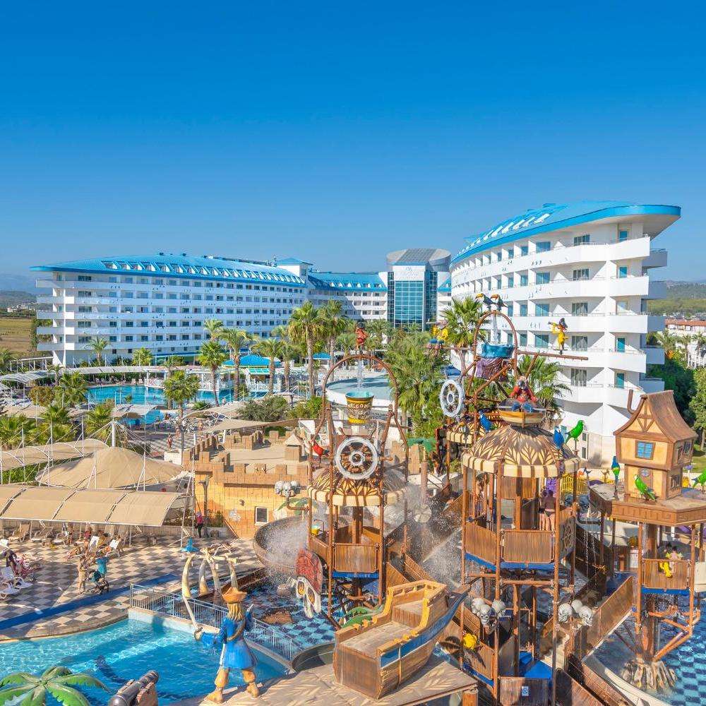 هتل کریستال ادمیرال ریزورت سوییتز و اسپا آنتالیا Hotel Crystal Admiral Resort Suites & Spa Antalya