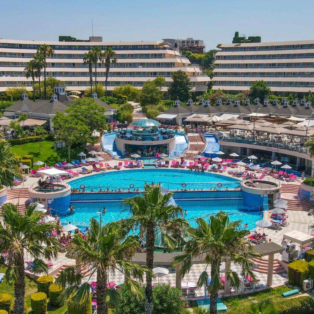 هتل گرند بلو اسکای اینترنشنال کوش آداسی Hotel The Grand Blue Sky International Kusadasi