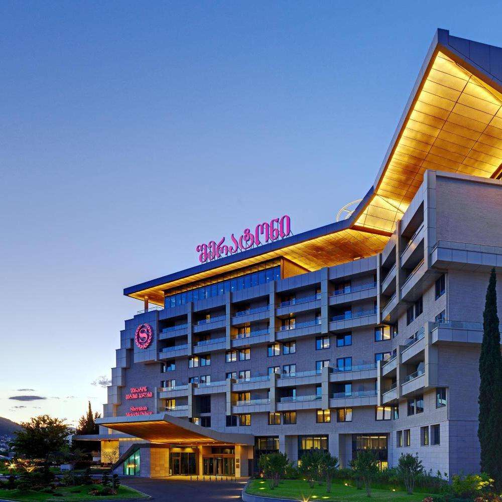 هتل شرایتون گرند تبلیسی متخی پالاس تفلیس Hotel Sheraton Grand Tbilisi Metechi Palace