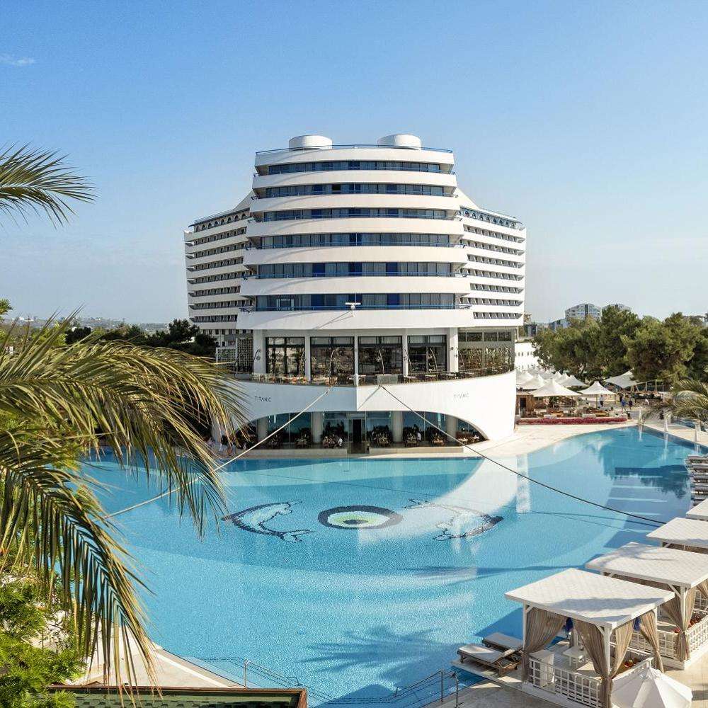 هتل تایتانیک دلوکس لارا آنتالیا Hotel Titanic Deluxe Lara Antalya