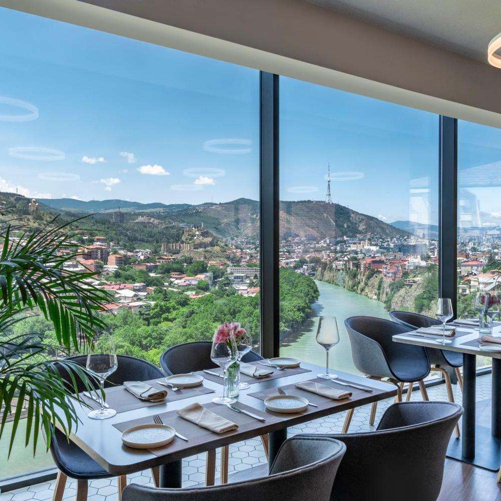 هتل گلدن تولیپ دیزاین تفلیس Hotel Golden Tulip Design Tbilisi