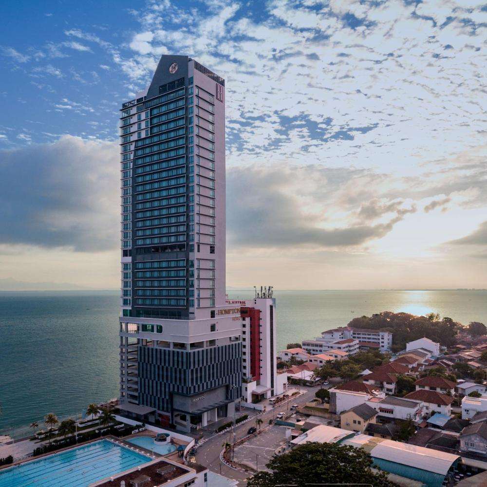 هتل هومتون بای د بیچ پنانگ Hompton Hotel by the Beach Penang