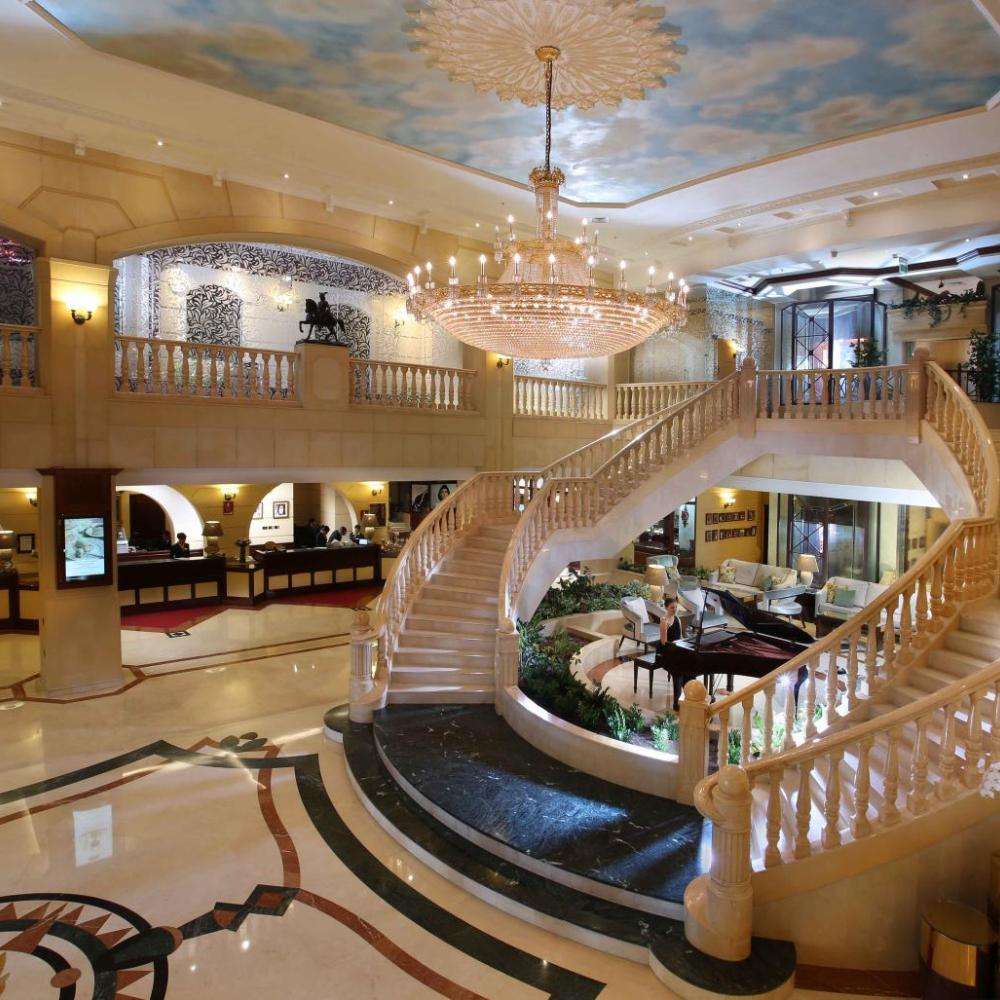هتل نایت کستل Knight Castle Hotel
