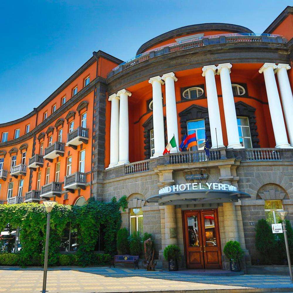 گرند هتل ایروان Grand Hotel Yerevan