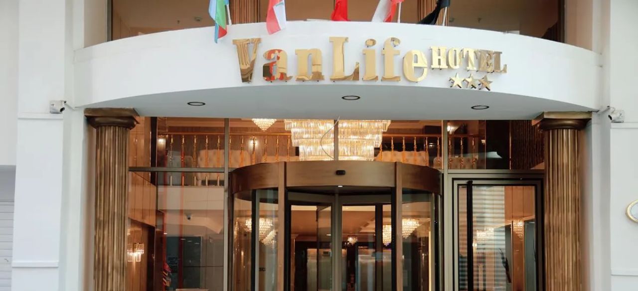 هتل وان لایف Van Life Hotel