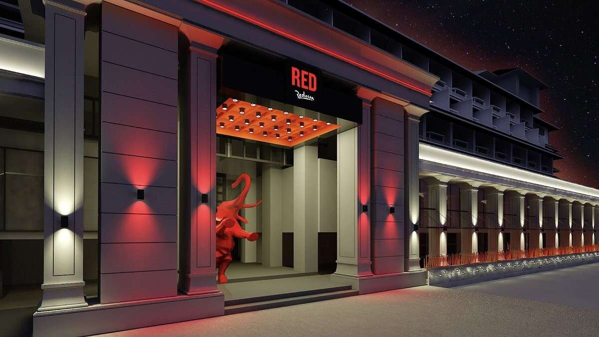 هتل رادیسون رد پوکت پتونگ بیچ Radisson RED Phuket Patong Beach