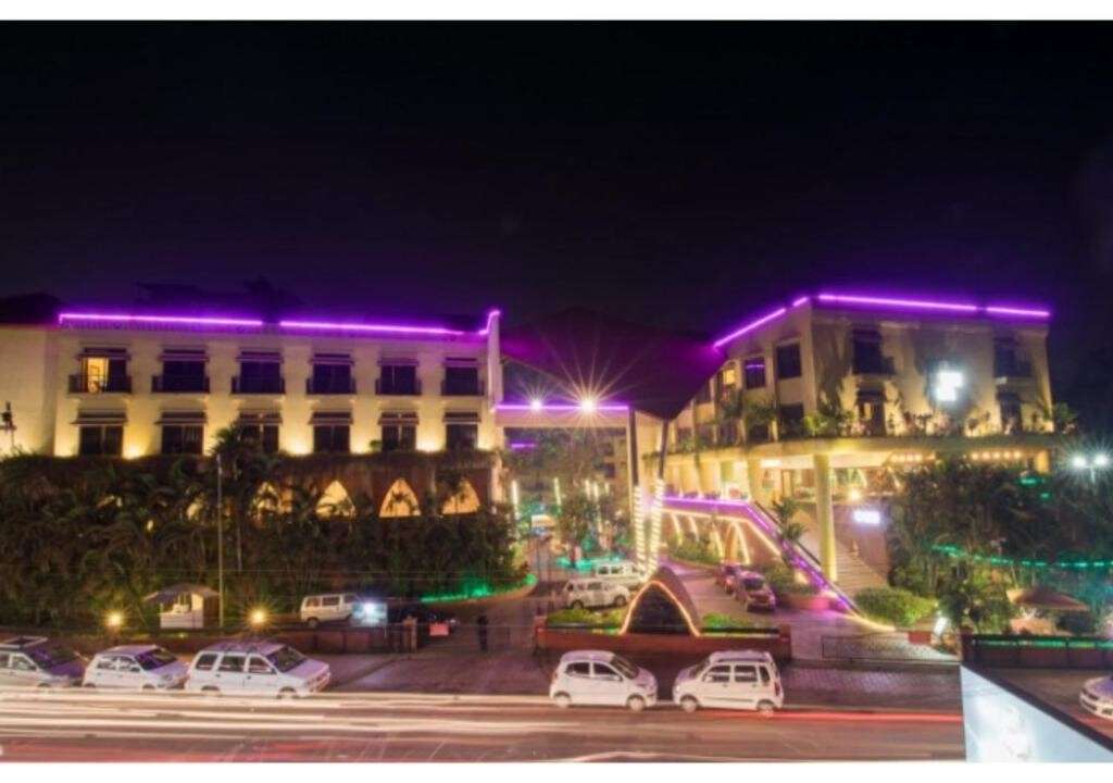 هتل نیلمز د گرند Neelams The Grand Hotel