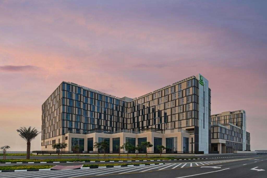 هتل هالیدی این دبی المکتوم ایر پرف ان آل اچ جی Holiday Inn Dubai Al-Maktoum Airport, an IHG Hotel