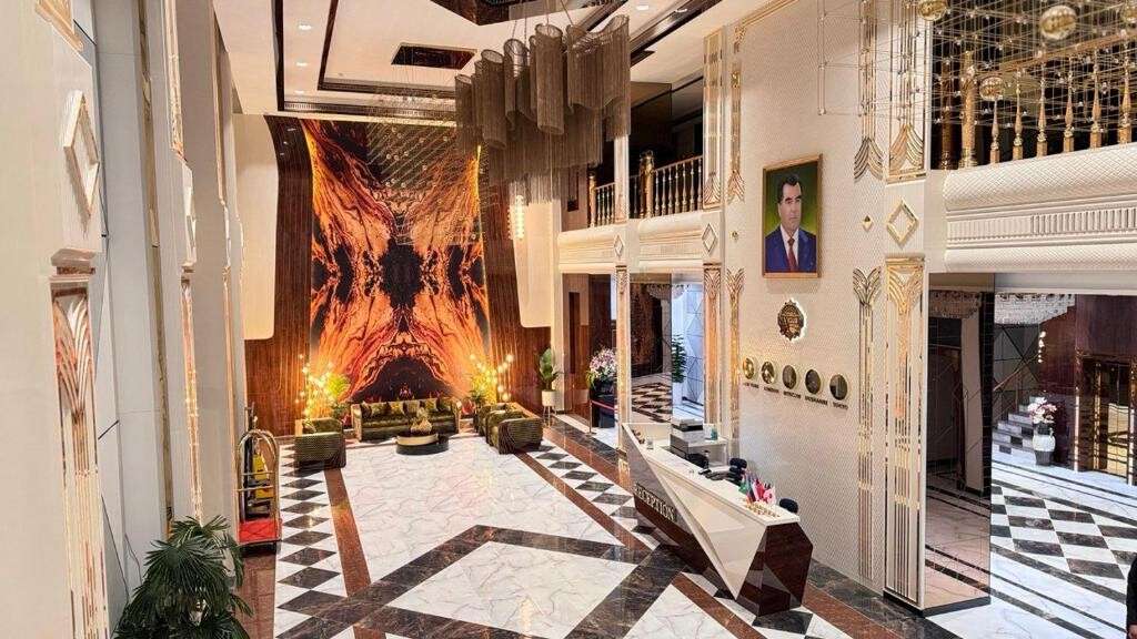 هتل کانگروت گرند KANGURT Grand Hotel