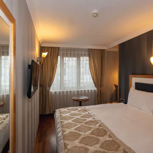 هتل کریستیوم پریو crestium hotel prave