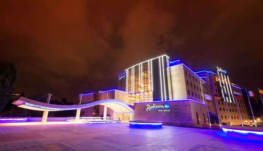 رادیسون بلو RADISSON BLU