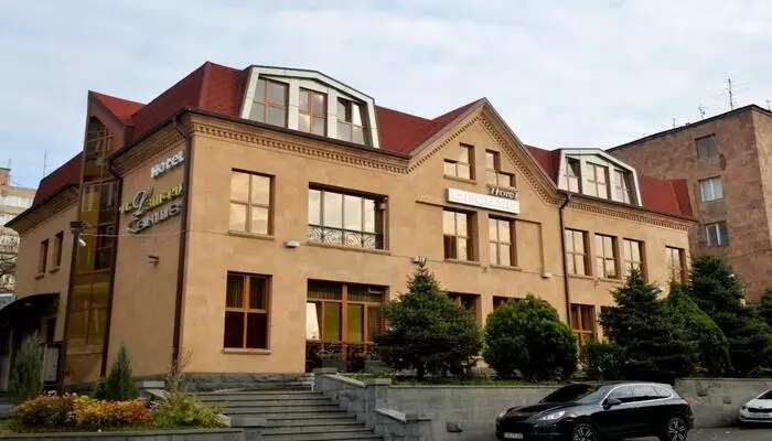 دلوکس ایروان YEREVAN DELUXE
