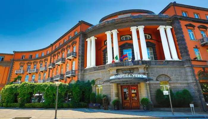گرند هتل ایروان GRAND HOTEL