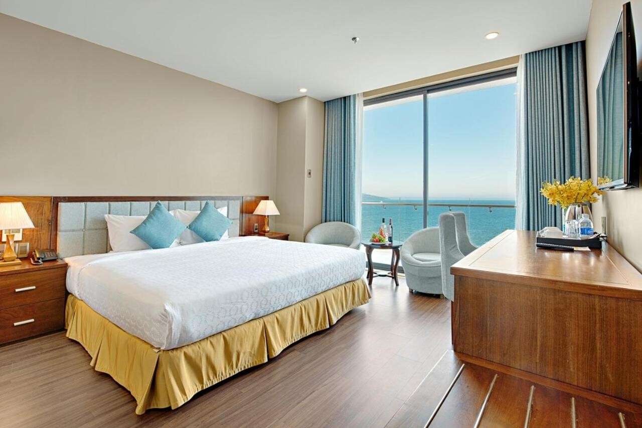 یرا اوشن سوئیتس دانانگ Yarra Ocean Suites Danang